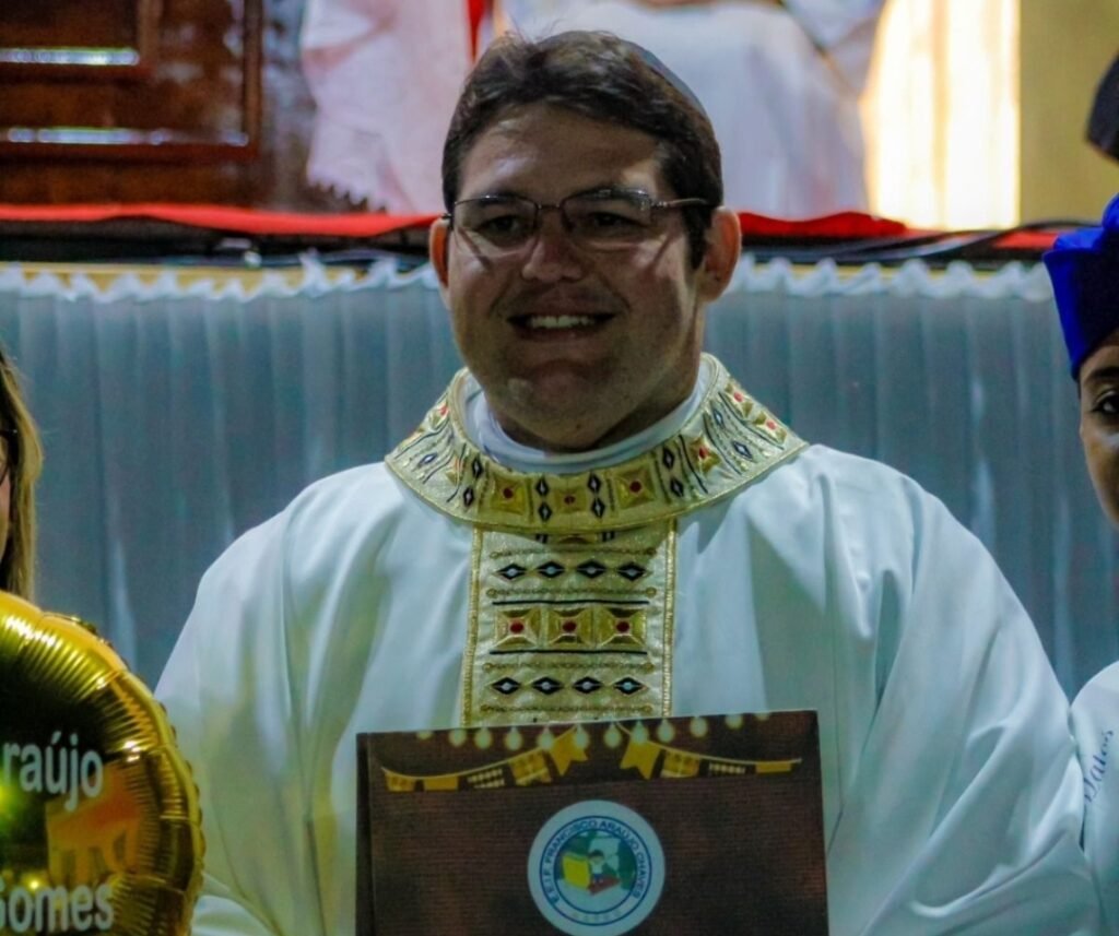 Uruburetama vive um novo tempo: Padre Ranis une fé, carisma e ação social em movimento de renovação