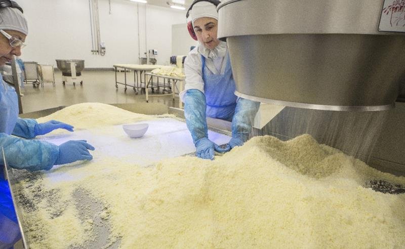 Tradição e tecnologia se entrelaçam na produção do Pão de Queijo Mineirinho