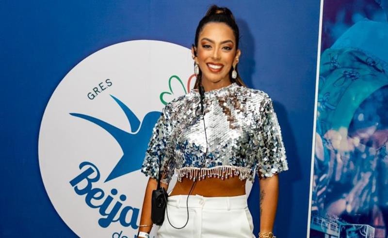 Julia Rodrigues se despede da Beija-Flor