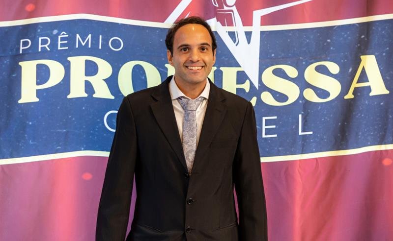 Edu Silvera conquista terceiro prêmio consecutivo e se torna o artista mais premiado do Promessa Gospel