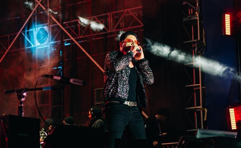 Ícaro Moraes emociona público na Expo Cordeiro e recebe pedidos por novos shows na Região Serrana