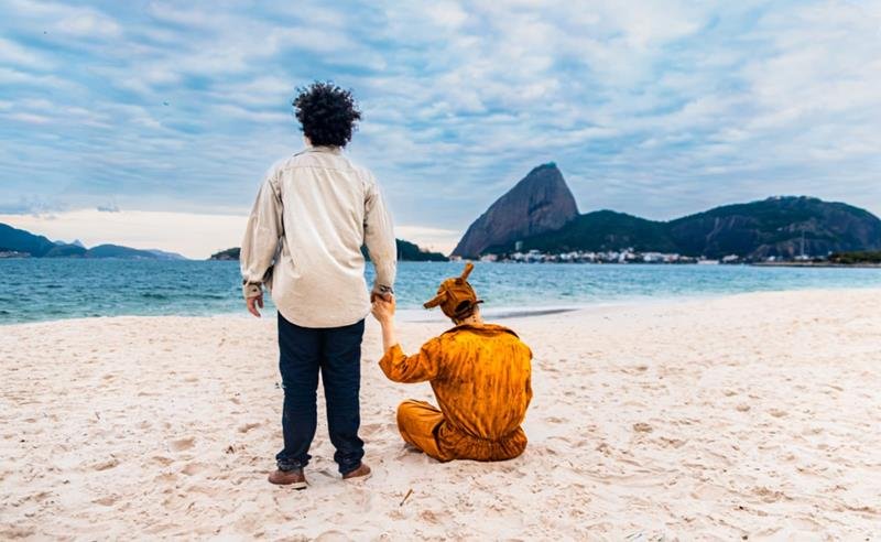 Com texto inédito e direção do premiado Ivan Fernandes, “Vida de Cão – Uma Amizade Fora da Coleira” estreia no Teatro Café Pequeno, no Leblon