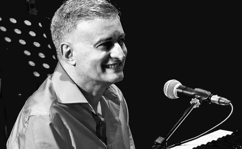 O pianista Marvio Ciribelli no 12º Encontro da Literatura, da Música e Outras Artes, o
LumiAR-TE