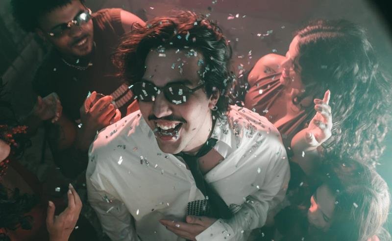 Expoente da nova cena da MPB, Malize lança single premiado “Baile da Saudade”
