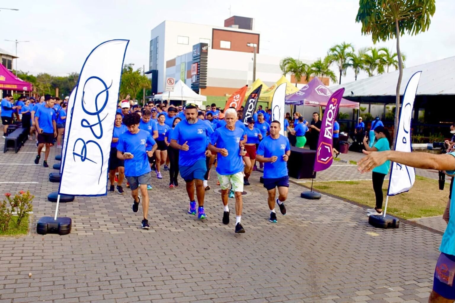 B&Q celebra 39 anos com treino esportivo dedicado ao Pacto pela Vida