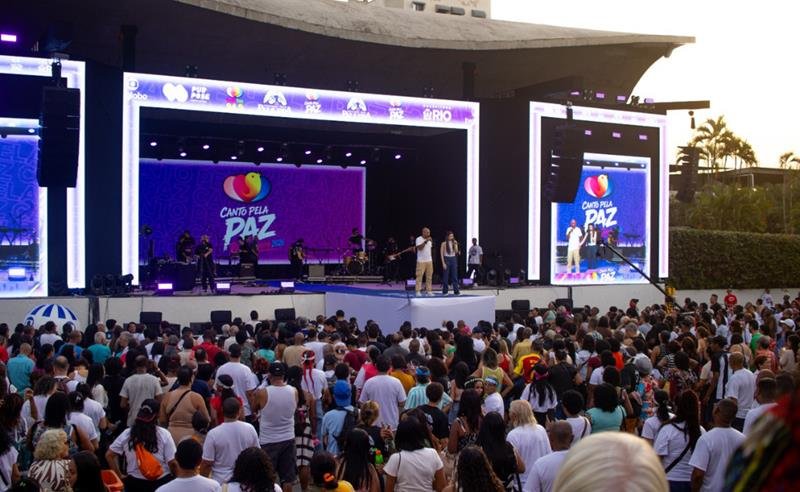 3ª edição do Canto Pela Paz reúne mais de 50 mil pessoas no Parque Madureira, no Rio de Janeiro Multidão lotou o Parque Madureira na 3ª edição do Canto Pela Paz no Rio de Janeiro