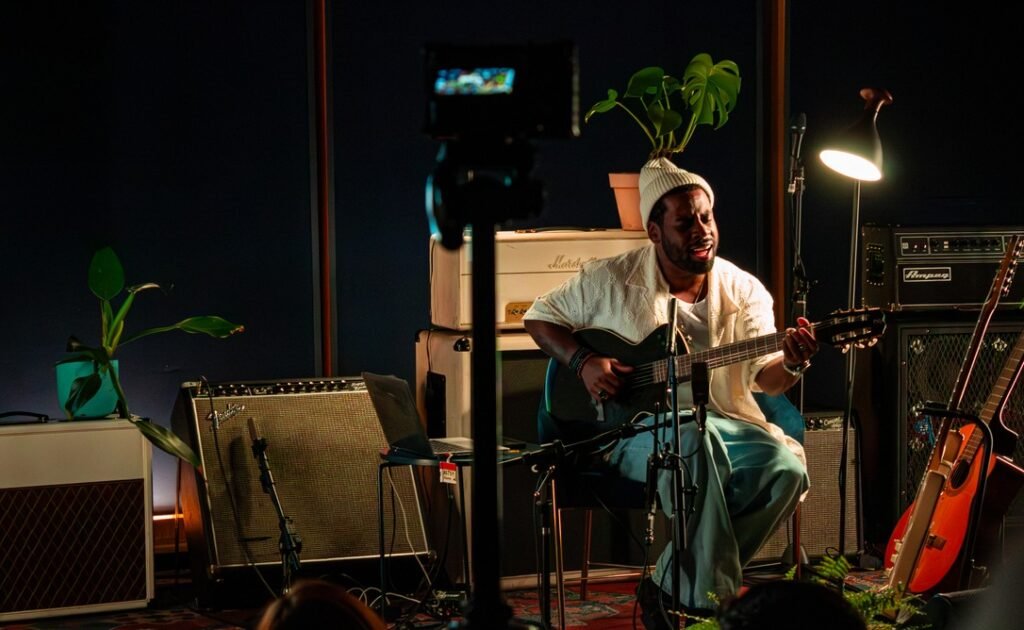 Binho Ribeiro apresenta repertório do álbum “VIBRA” em show gratuito no Centro Cultural Vila Itororó nesta sexta-feira (11)